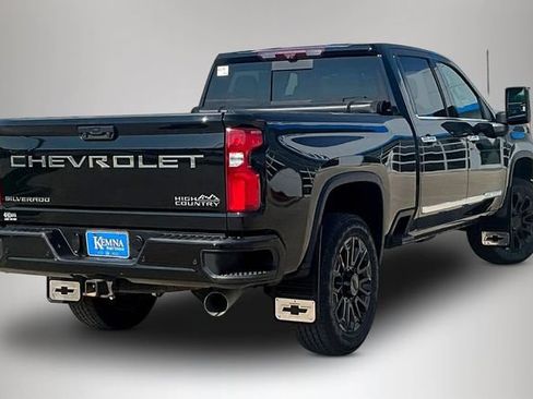 Used 2024 Chevrolet Silverado 2500 High Country w/ High Country Premium Package AWD/4WD image 6