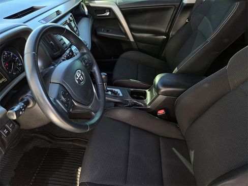 Used 2017 Toyota RAV4 XLE image 8