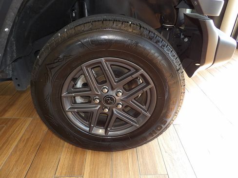 Used 2024 Jeep Wrangler Unlimited Sport AWD/4WD image 4