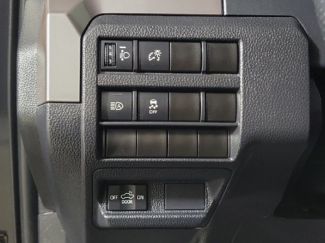 Used 2024 Toyota Tacoma SR5 AWD/4WD image 23