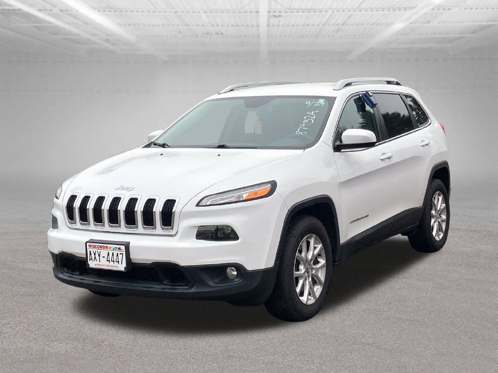 Used 2016 Jeep Cherokee Latitude w/ Cold Weather Group AWD/4WD image 3