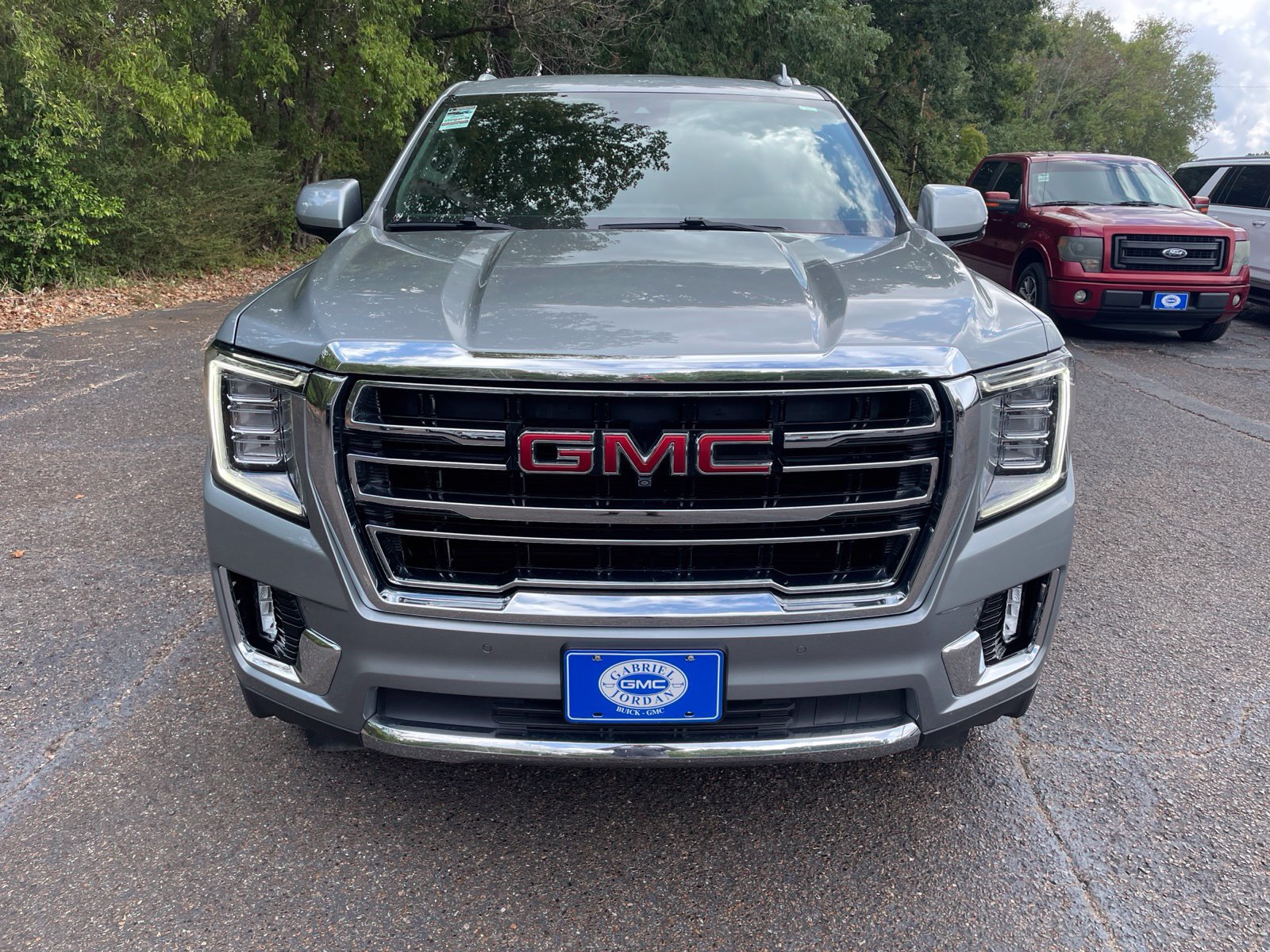Used 2024 GMC Yukon SLT w/ SLT Premium Package RWD image 10