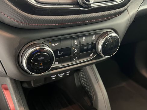 Used 2023 Chevrolet TrailBlazer RS w/ Convenience Package FWD image 30
