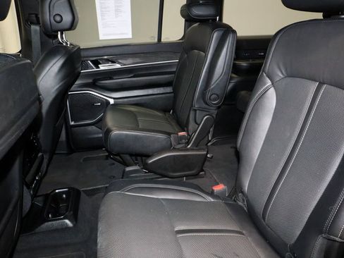 Used 2022 Jeep Wagoneer Series III w/ Flexible Seating Group AWD/4WD image 22