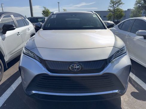 Used 2021 Toyota Venza XLE w/ Softex Package AWD/4WD image 2