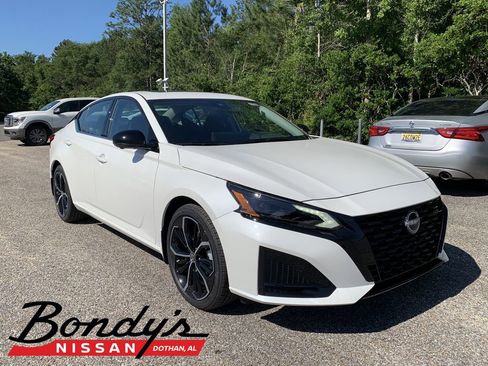 New 2026 Nissan Altima 2.5 SR w/ SR Premium Package FWD image 1