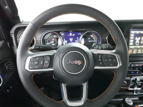 Used 2023 Jeep Wrangler Unlimited Sahara AWD/4WD image 13