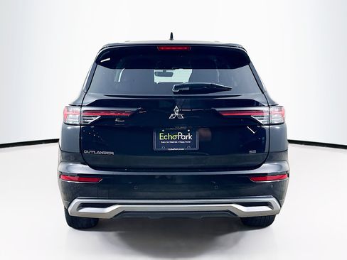 Used 2025 Mitsubishi Outlander SE FWD image 7