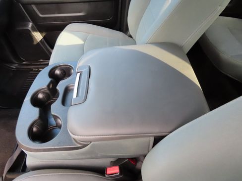 Used 2018 RAM 2500 Tradesman w/ Chrome Appearance Group image 19