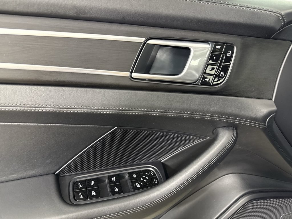 Certified 2020 Porsche Panamera GTS AWD/4WD image 33
