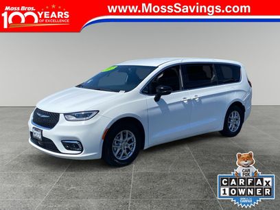 Used 2024 Chrysler Pacifica Touring
