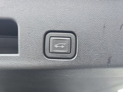 Used 2024 Chevrolet Traverse LT w/ LPO, Floor Liner Package FWD image 18