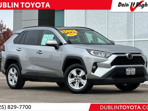 Used 2019 Toyota RAV4 XLE image 1