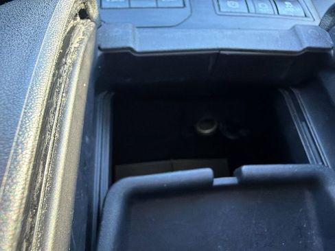 Used 2023 Toyota Highlander XLE image 23