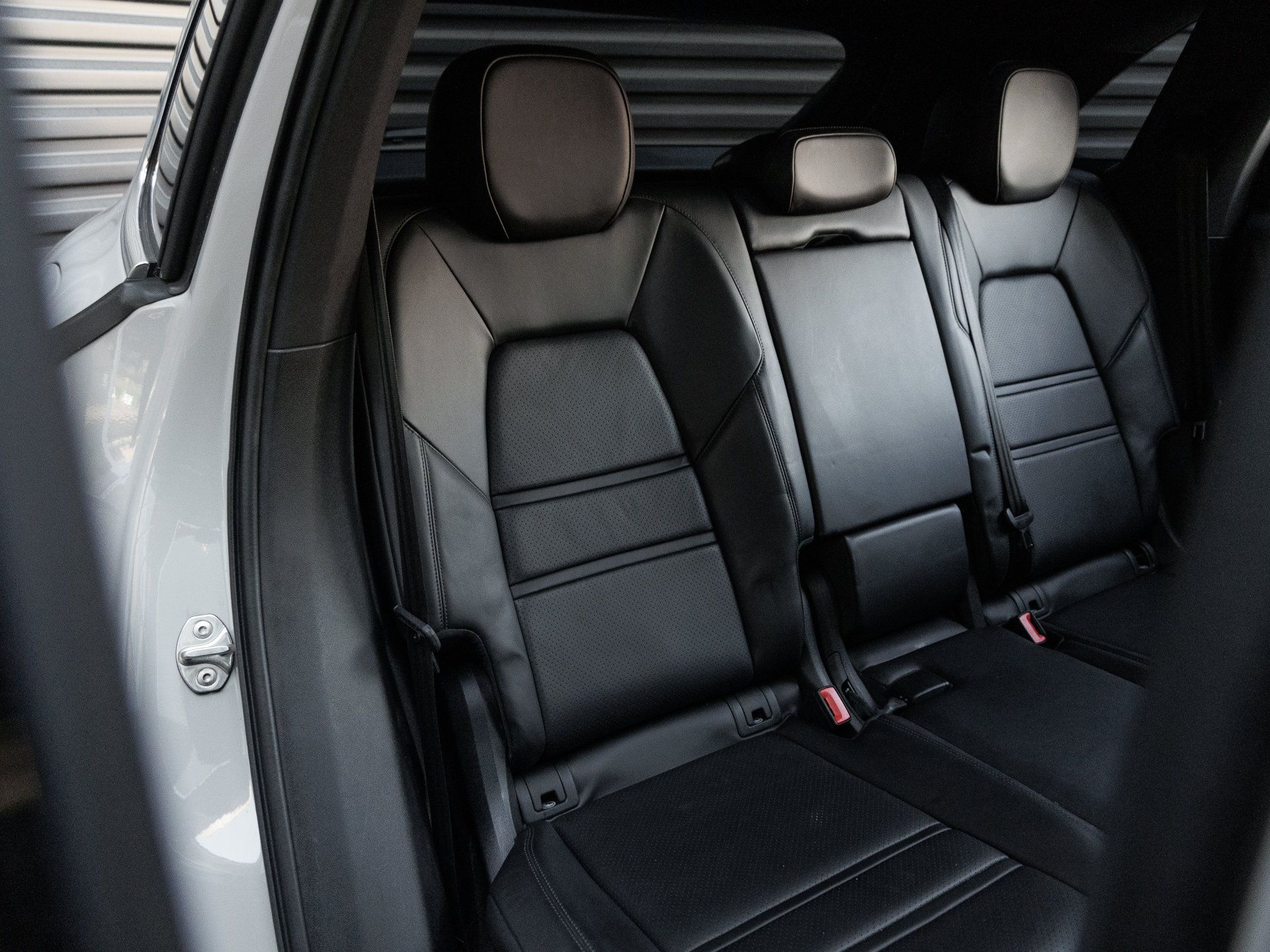 Certified 2020 Porsche Cayenne AWD/4WD image 31