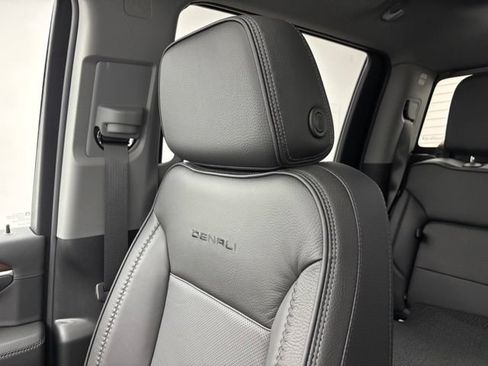 New 2026 GMC Sierra 2500 Denali w/ Denali Reserve Package AWD/4WD image 45