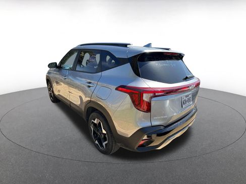 Used 2025 Kia Seltos S image 4