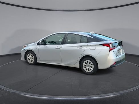 Used 2022 Toyota Prius L Eco FWD image 6