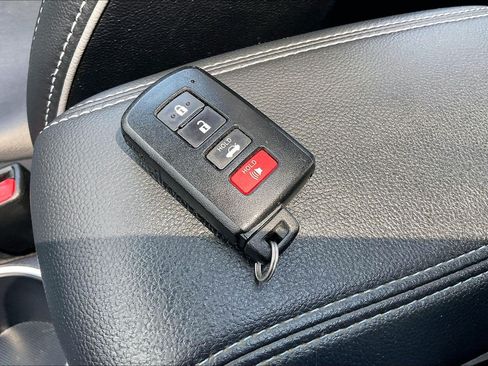 Used 2017 Toyota Corolla XLE FWD image 14
