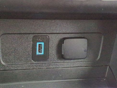 Used 2019 Ford Escape Titanium image 31