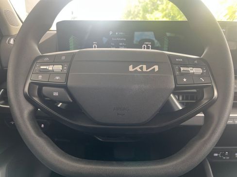 Used 2025 Kia K4 FWD image 27