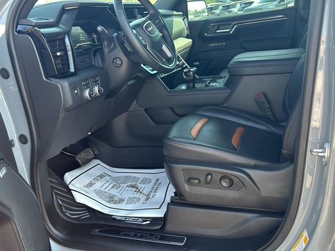 Used 2024 GMC Sierra 1500 AT4 w/ AT4 Premium Package image 18