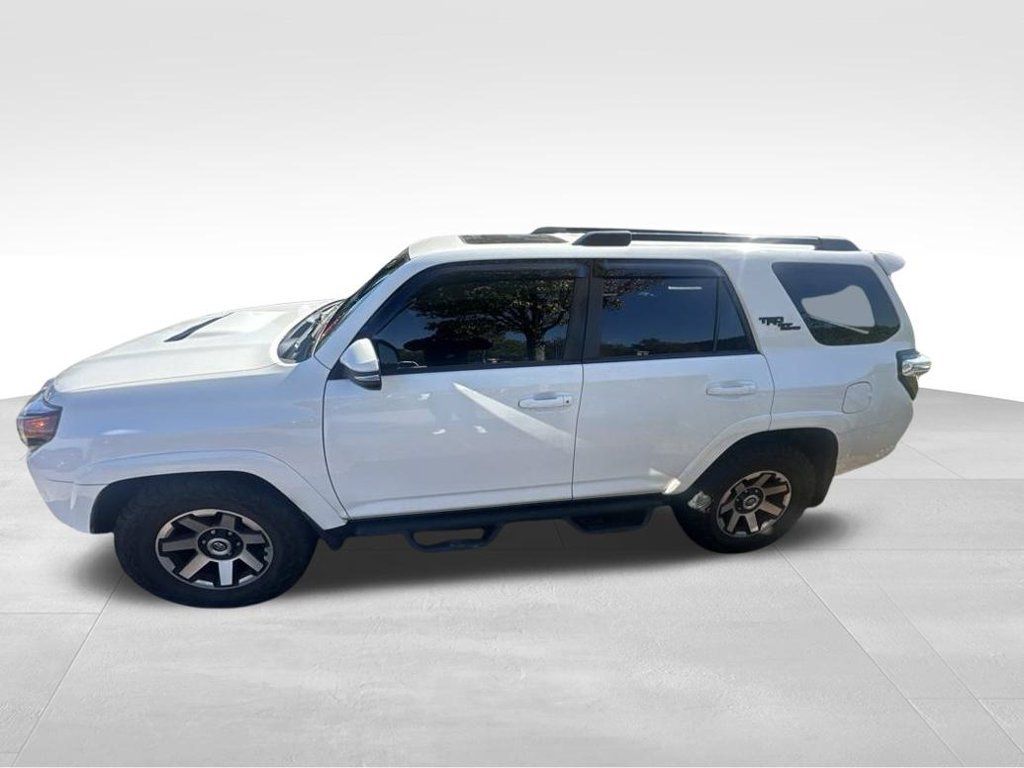 Used 2021 Toyota 4Runner TRD Off-Road Premium w/ Moonroof Package AWD/4WD image 3