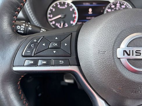 Used 2023 Nissan Sentra SR w/ SR Premium Package FWD image 17