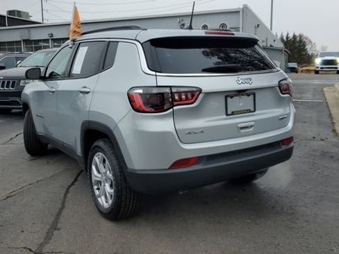 Certified 2024 Jeep Compass Latitude image 2