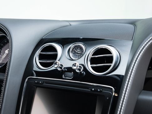 Used 2017 Bentley Continental GT image 36