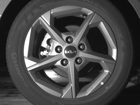 Used 2025 Kia K4 image 12