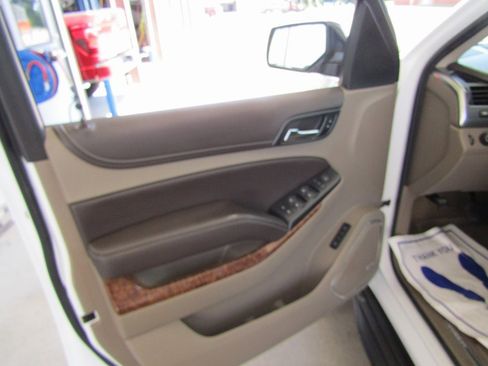 Used 2018 Chevrolet Tahoe Premier image 31