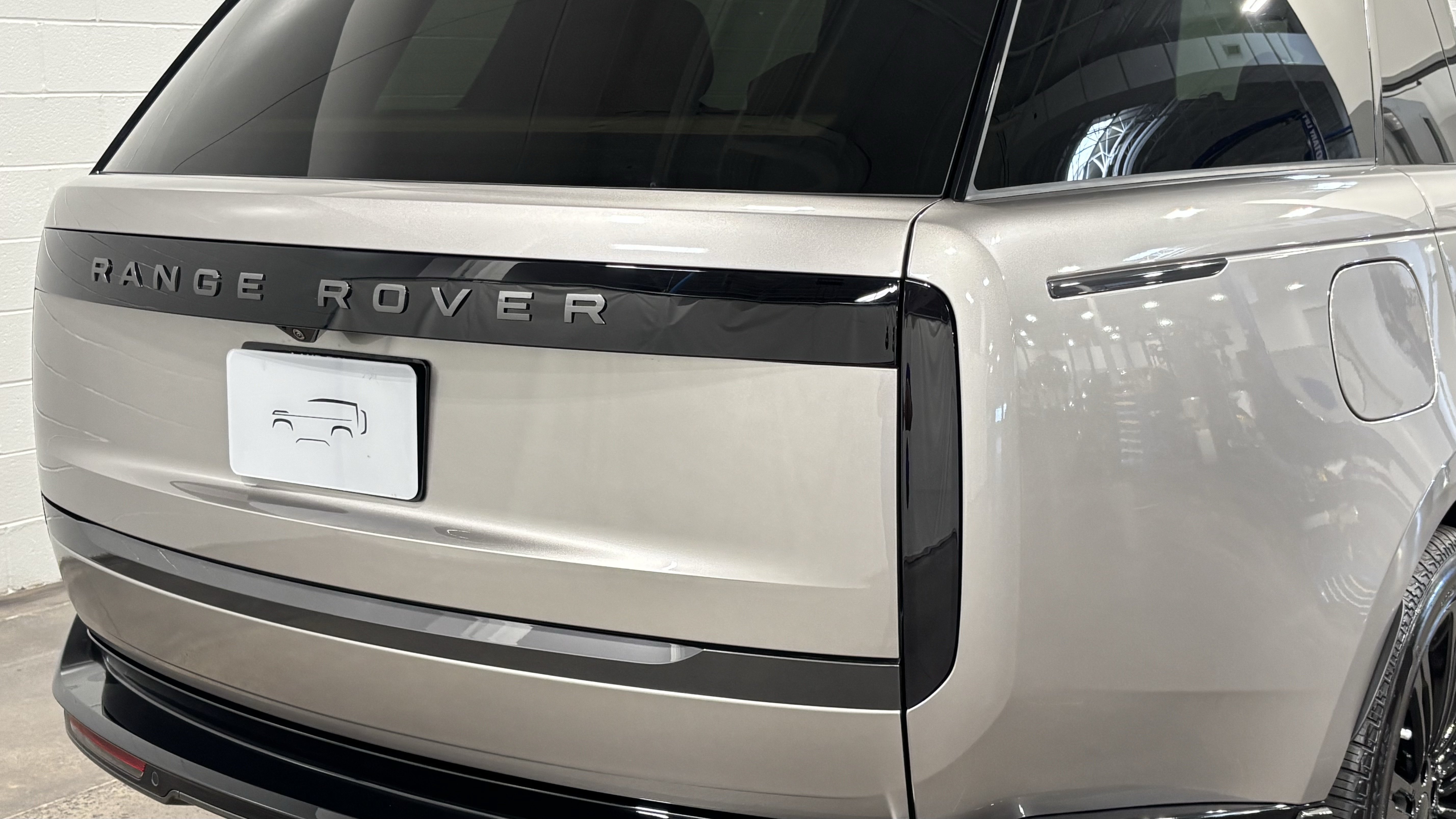 New 2026 Land Rover Range Rover Long Wheelbase Autobiography AWD/4WD image 18
