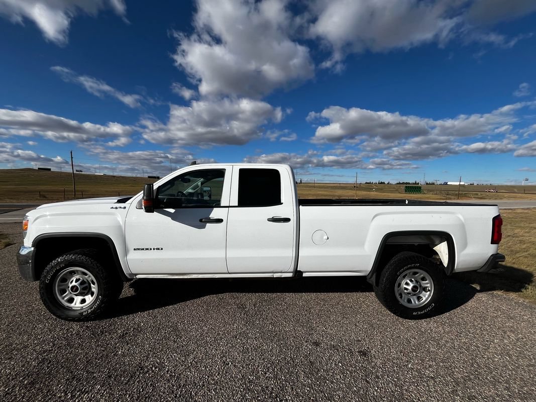 Used 2019 GMC Sierra 2500 4x4 Double Cab w/ Sierra Convenience Package image 2