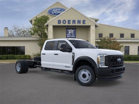 New 2026 Ford F550 4x4 Crew Cab image 7