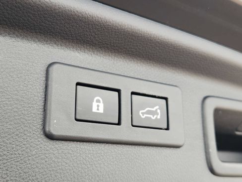 Used 2023 Subaru Forester Premium image 30