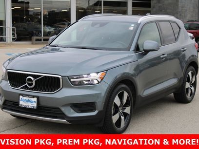 Used 2019 Volvo XC40 T5 Momentum