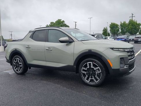 Used 2025 Hyundai Santa Cruz Limited AWD/4WD image 2
