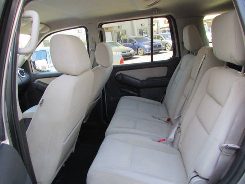 Used 2008 Ford Explorer XLT image 16