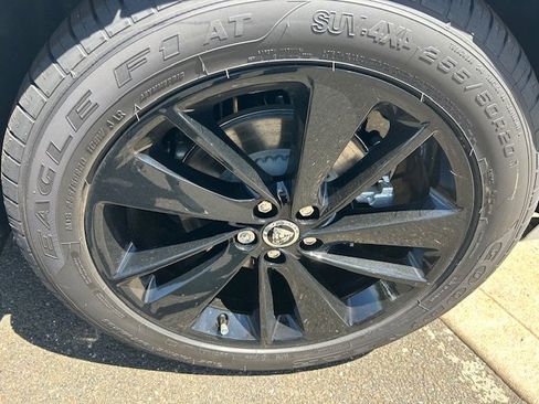 Used 2026 Jaguar F-PACE R-Dynamic S image 12