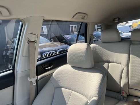 Used 2011 Subaru Outback 2.5i Premium AWD/4WD image 13