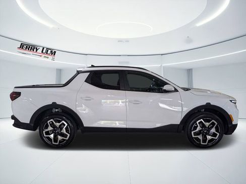 Used 2024 Hyundai Santa Cruz Limited AWD/4WD image 2