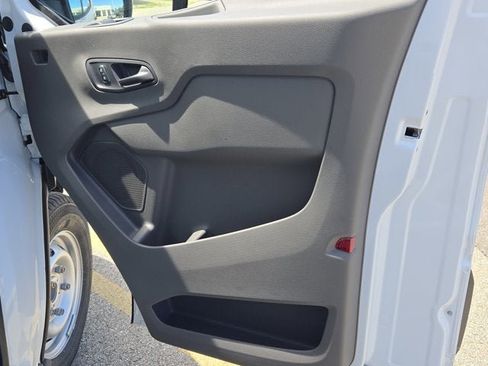 New 2025 Ford Transit 250 148 Medium Roof image 32