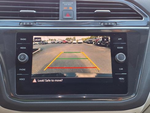 Certified 2023 Volkswagen Tiguan SE R-Line image 22