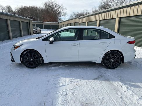 Certified 2024 Toyota Corolla SE image 3