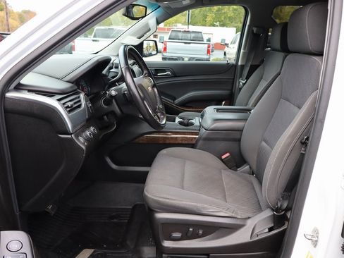 Used 2019 Chevrolet Tahoe LS image 3