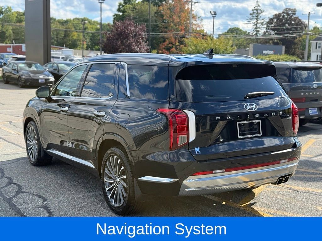 Used 2024 Hyundai Palisade Calligraphy AWD/4WD image 3