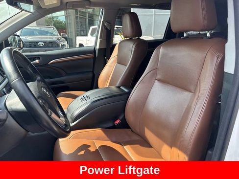 Used 2018 Toyota Highlander Limited AWD/4WD image 12