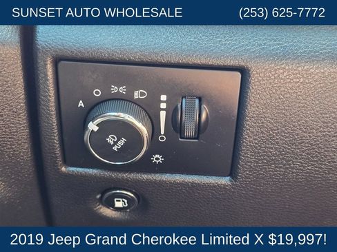 Used 2019 Jeep Grand Cherokee Limited X AWD/4WD image 27
