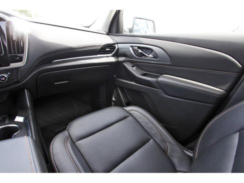 Used 2021 Chevrolet Traverse Premier w/ LPO, Floor Liner Package FWD image 13